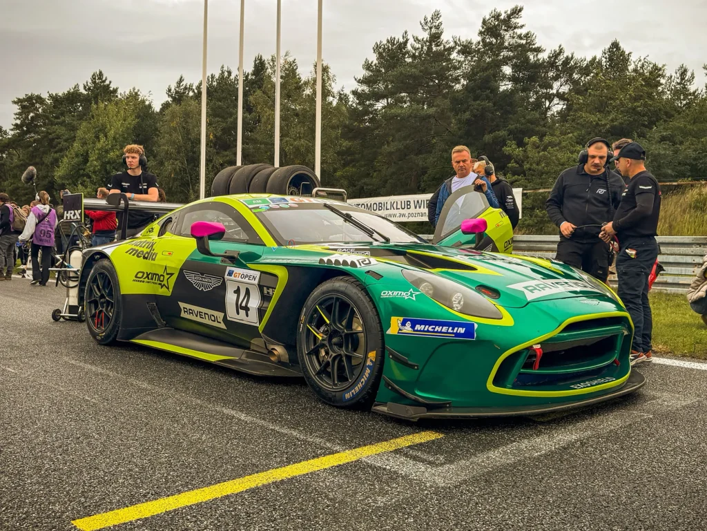 Aston Martin Vantage GT3 Good Speed Racing z logo OXIMO Aston Martin Vantage GT3 Good Speed Racing z logo OXIMO